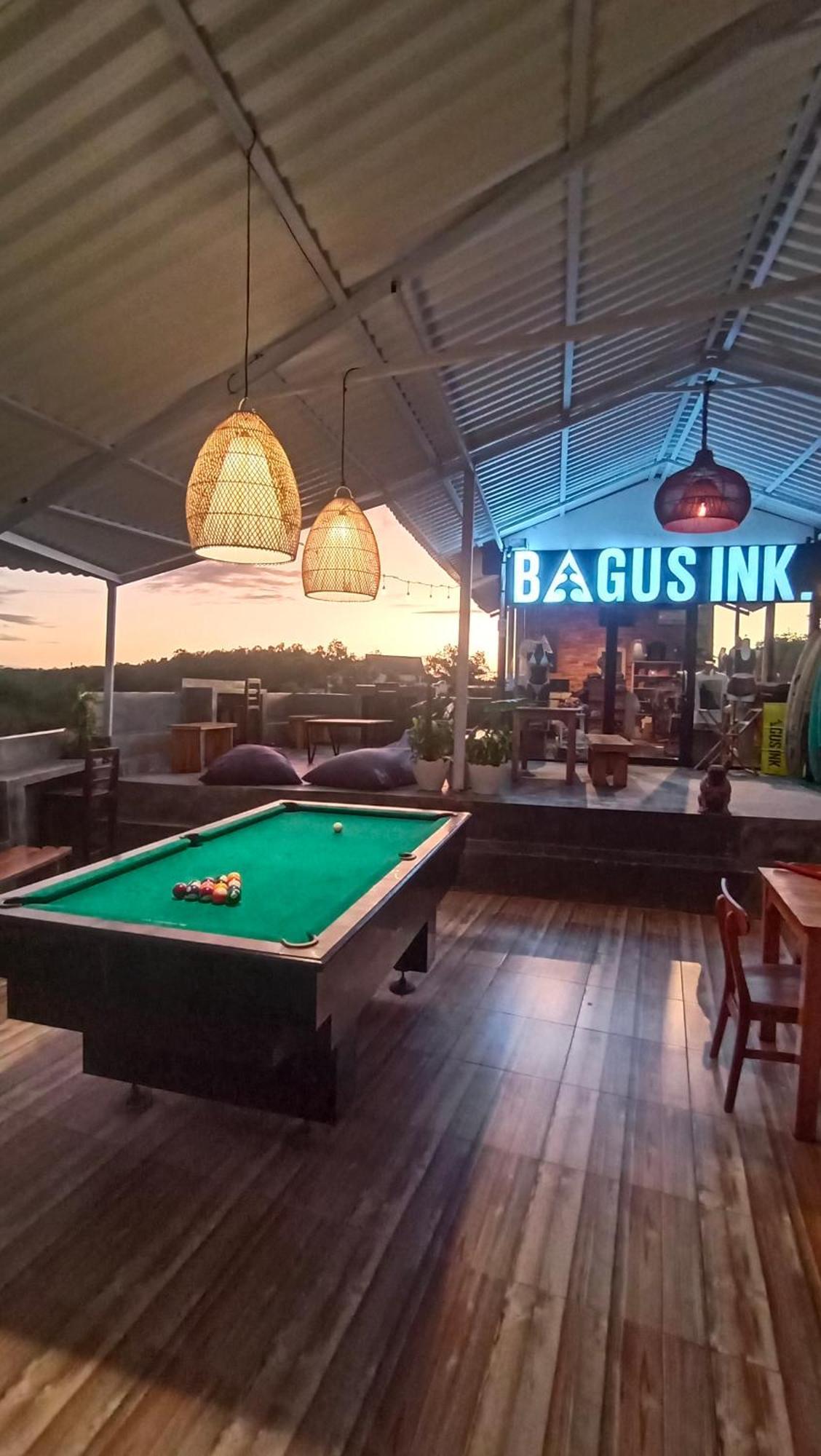 Хостел Bagus Ink Surf Camp Улувату Екстер'єр фото